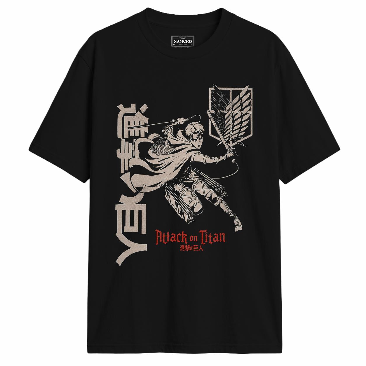 Attack on Titan - Soldado con Capa Arremetiendo Alas Katakana Grande