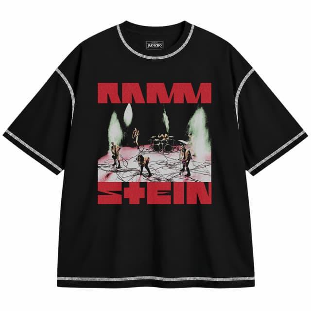 Rammstein - Escenario en Vivo Tipografia Roja — Unisex oversize, Negro con costura blanca