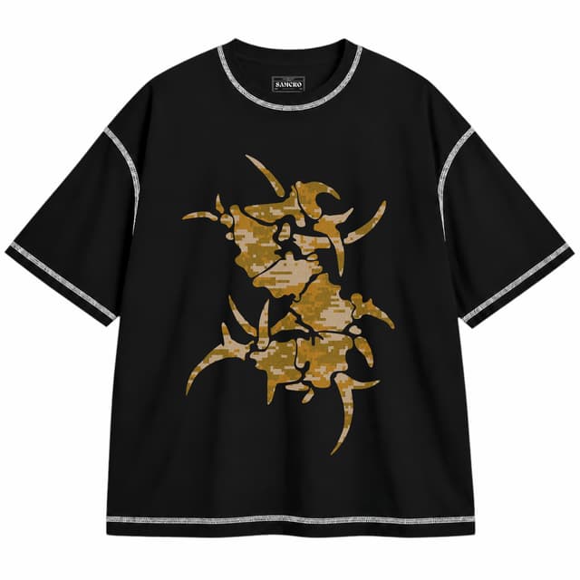 Sepultura - Desert Camo S Logo — Unisex oversize, Negro con costura blanca