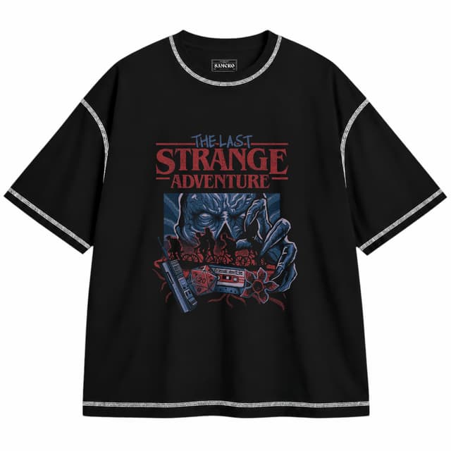 Stranger Things 21 — Unisex oversize, Negro con costura blanca